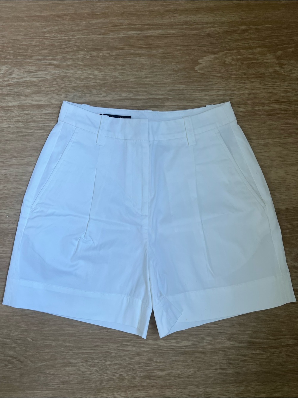 Brooks Brothers White Tailored Women’s Shorts